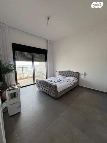 גג/ פנטהאוז, יהושוע אזולאי 8, נווה שרון / שער העיר, נתיבות