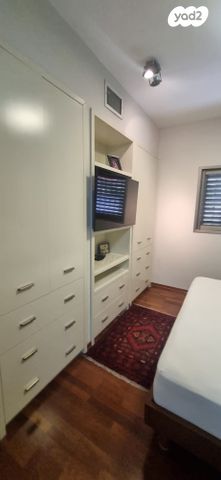 דו משפחתי, יהושע גיבשטיין, קרית שמחה, ראשון לציון