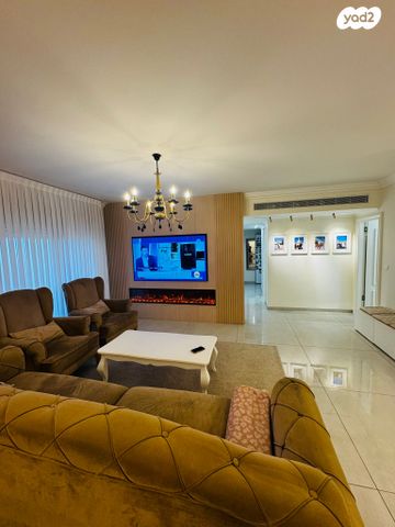 דירה, עוזי חיטמן, הכרם ב, עכו