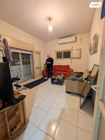 דירה, קריניצי, שכונת בן גוריון, מרכז העיר ג', רמת גן