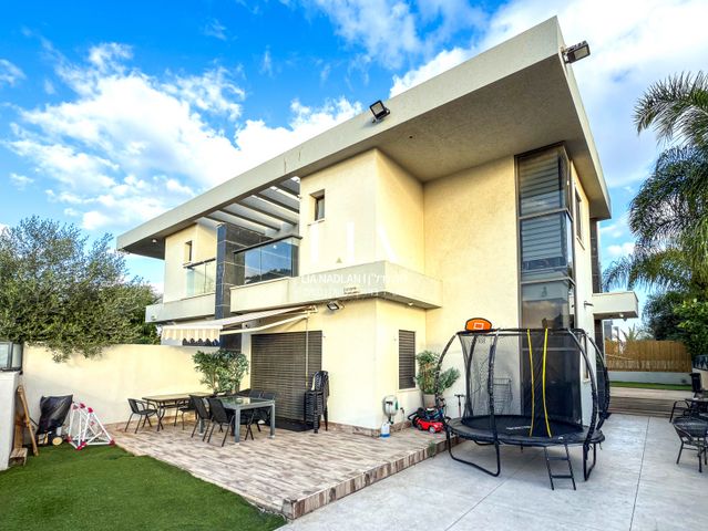 דו משפחתי, תורה ועבודה, המושבה הגרמנית, גן יבנה