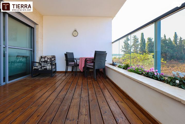 דירה, רמת אמיר, קדימה צורן