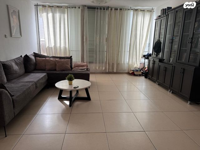 דירה, שדרות כצנלסון, מרכז העיר, קרית אתא