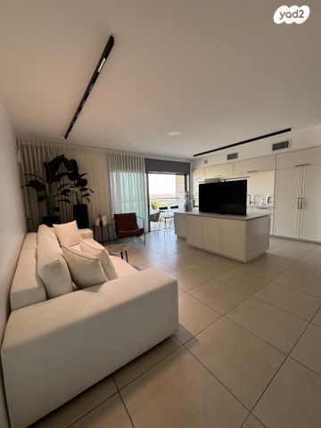 דירה, יצחק בן צבי 9, מרכז אזרחי, באר שבע