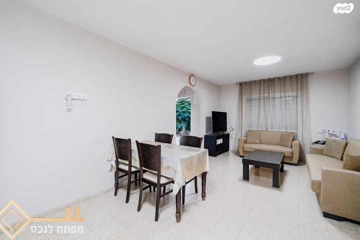 בית פרטי/ קוטג', מעגלים, מעגלים