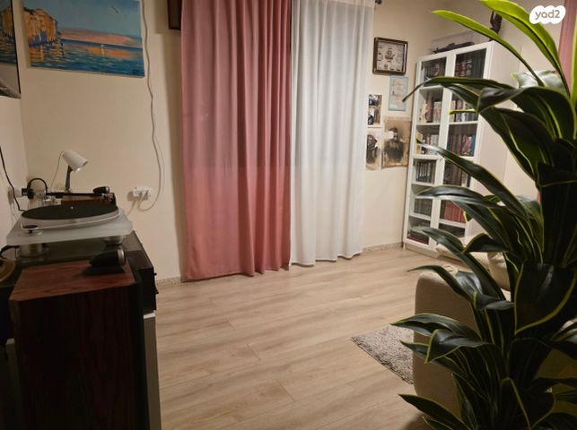 דירה, שמעון רייך, עיר, מרכז העיר, נהריה