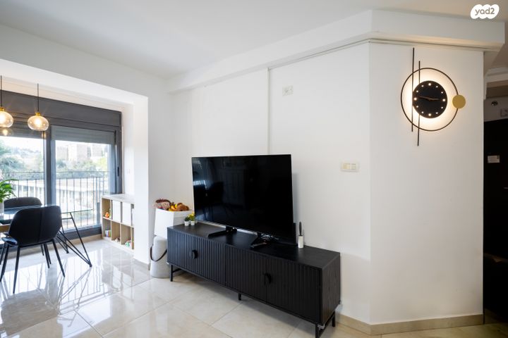 דירה, הרב הרצוג 77, ירושלים