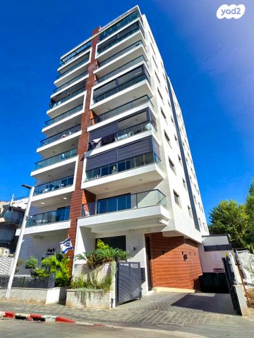 דירה, קלוזנר, לב העיר, בת ים