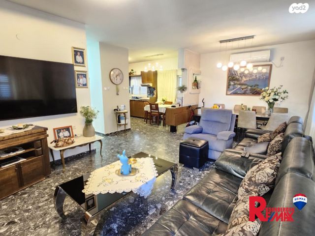 טריפלקס, אלתרמן 21, דרום מערב ותיק, בת ים