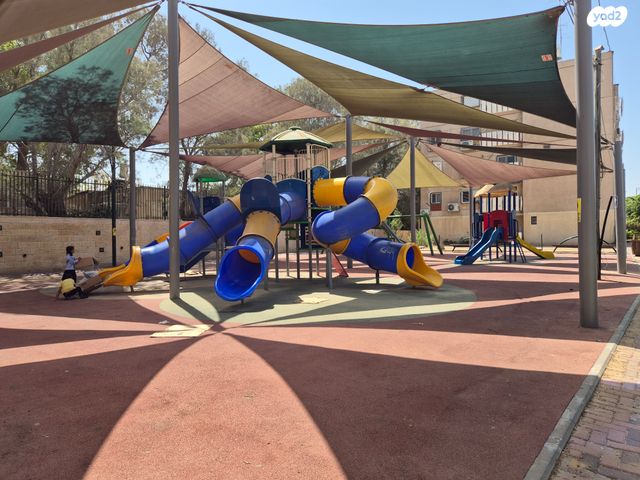 דירה, הרב חזני, בבא סאלי, נתיבות