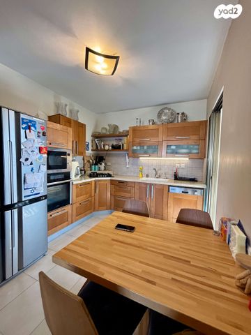 דופלקס, הפרחים, רעננה