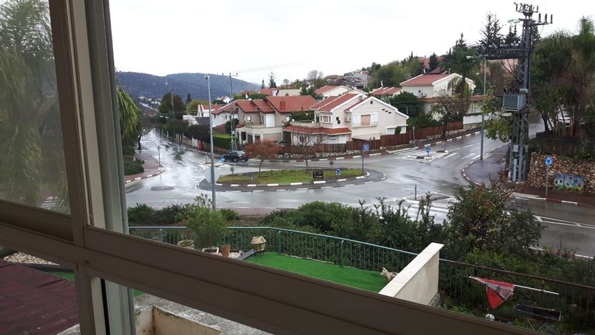 דירה, יסמין, כרמיאל