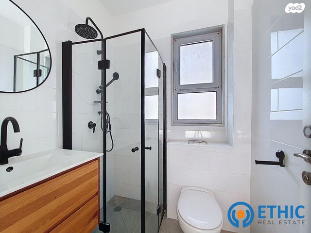 דירה, דובה ויצחק שיינפיין, כפר סבא הירוקה, כפר סבא