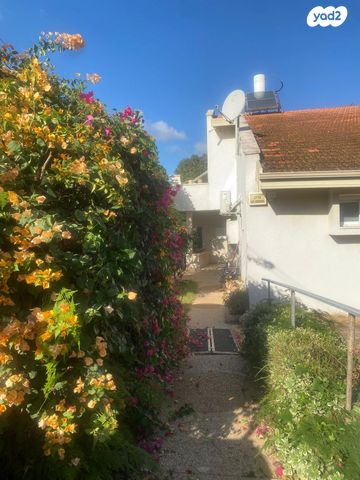 דו משפחתי, הפלמ"ח, בית אליעזר, חדרה