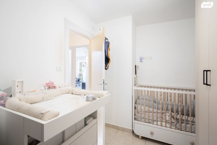 דירה, הרב הרצוג 77, ירושלים