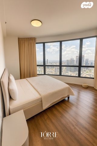 גג/ פנטהאוז, דרך מנחם בגין 158, מונטיפיורי, הרכבת, תל אביב יפו