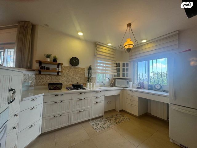 דירת גן, מבשרת ציון