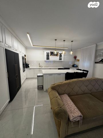 דירה, עוזי חיטמן, הכרם ב, עכו