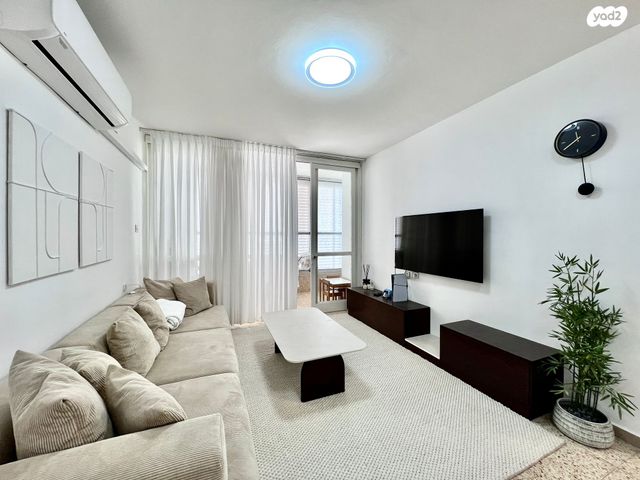 לוי אשכול 23