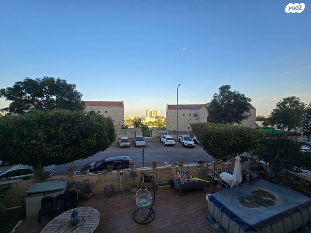 דירת גן, חוט השני, מגדים, מעלה אדומים