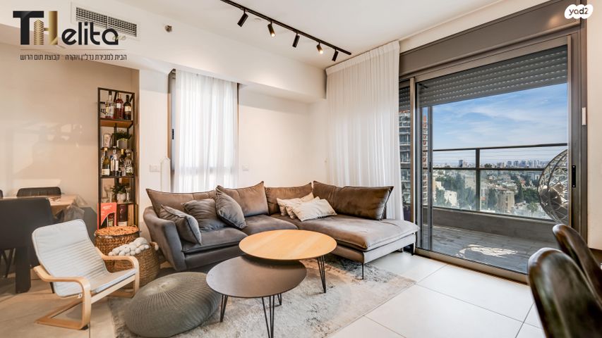 דירה, בלוך 23, בורוכוב, גבעתיים