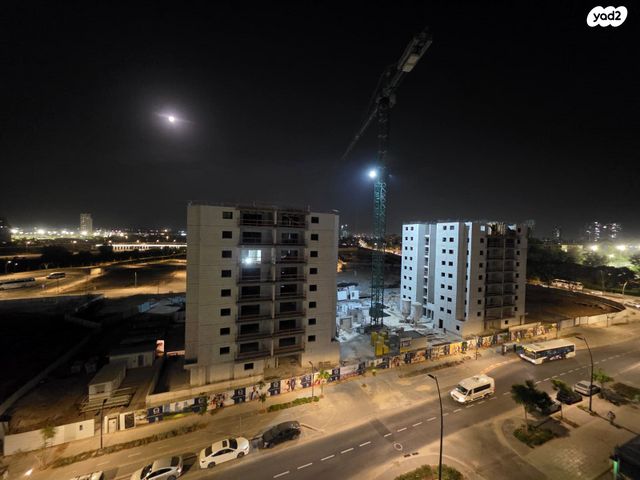 דירה, נתן אלבז, הבנים, קרית גת