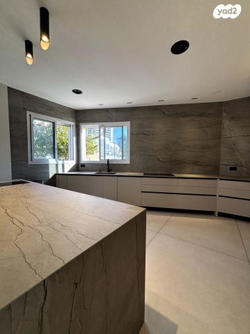 בית פרטי/ קוטג', פנצ'ו, נתניה