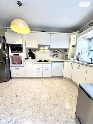 דו משפחתי, ליבנה, הצמרות, קיסריה