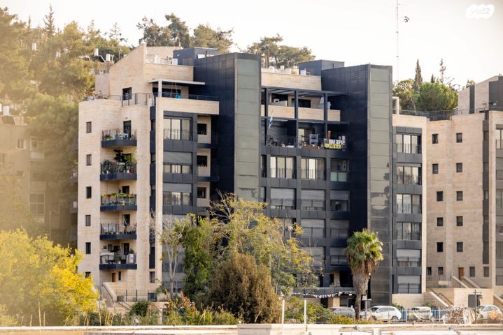 דירה, הרב הרצוג 77, ירושלים