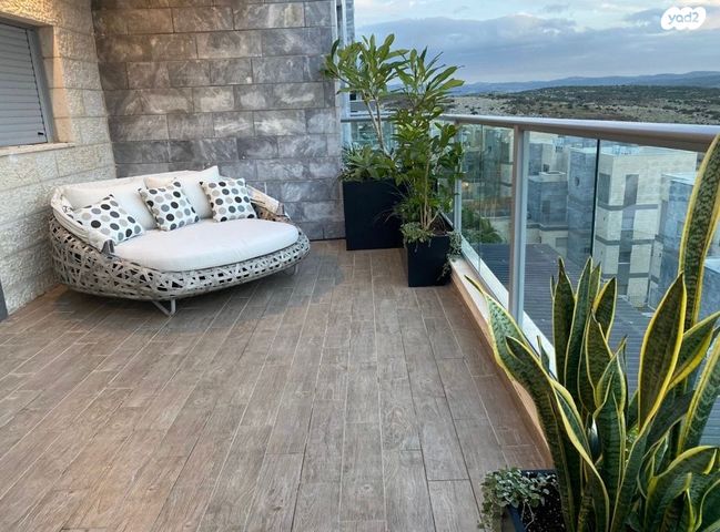 גג/ פנטהאוז, נופים, מודיעין מכבים רעות