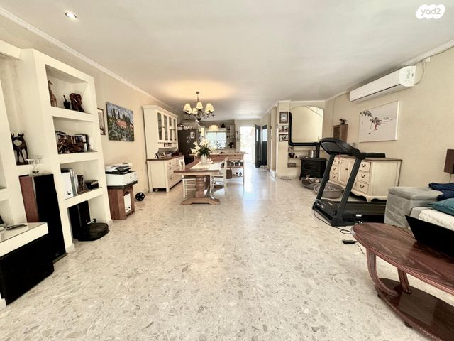 דו משפחתי, ליבנה, הצמרות, קיסריה