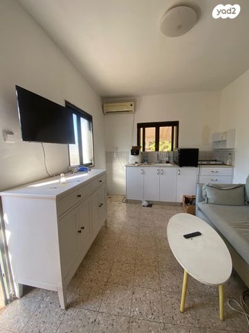 דו משפחתי, הפלמ"ח, בית אליעזר, חדרה