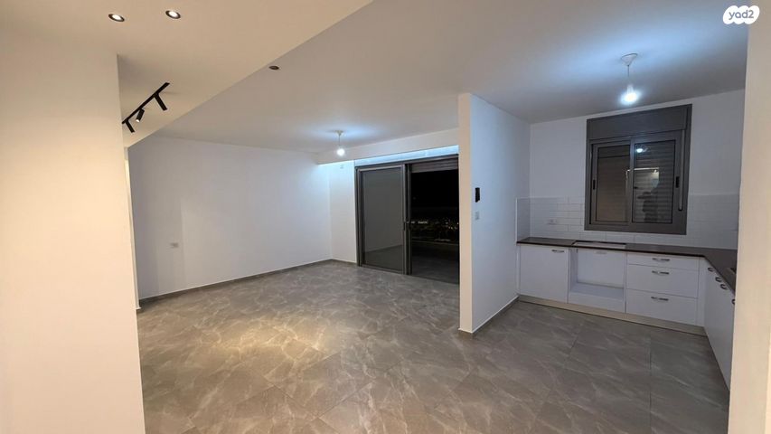 דירה, שלום דנינו, נתיבות מערב, נתיבות