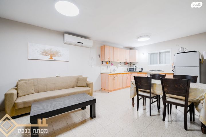 בית פרטי/ קוטג', מעגלים, מעגלים