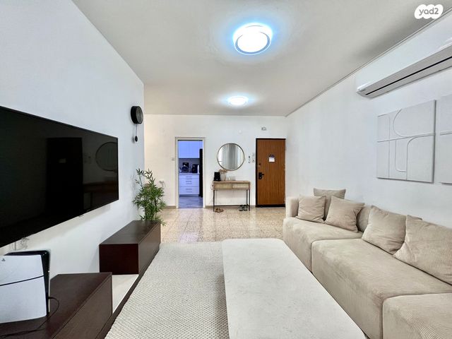 דירה, לוי אשכול 23, נאות שקד, נתניה