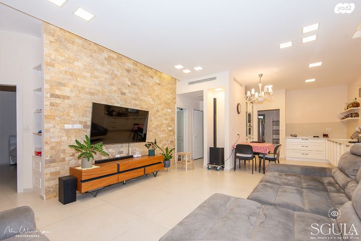 דופלקס, חסידה, חלומות זכרון, זכרון יעקב