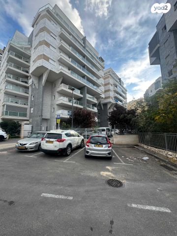 דירה, יחזקאל חרל"פ, חיפה