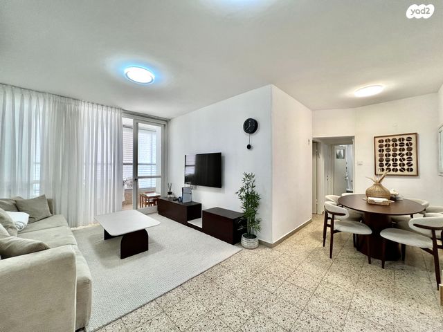 דירה, לוי אשכול 23, נאות שקד, נתניה