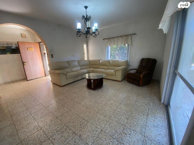 דו משפחתי, הפלמ"ח, בית אליעזר, חדרה