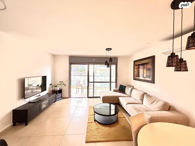 דירה, דרך כרמית, עין כרם, ירושלים