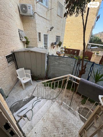 דירת גן, צבי לבנון, פסגת זאב, ירושלים