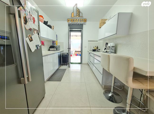 דירת גן, מעלה אדומים