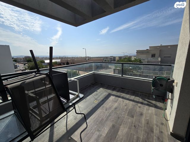 גג/ פנטהאוז, קצרין