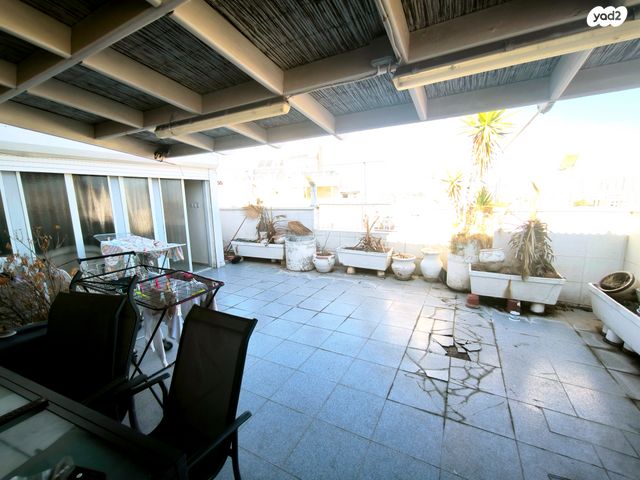 גג/ פנטהאוז, רוטשילד 4, גרין ועם, חולון