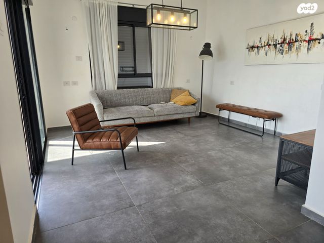 גג/ פנטהאוז, קצרין