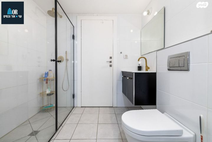 דירה, יעקב דורי, נאות שמיר, רמלה