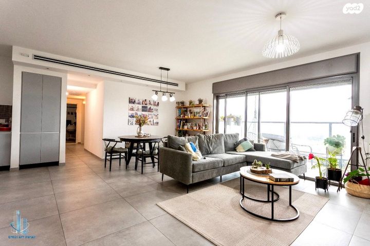 דירה, אבן גבירול, רחובות