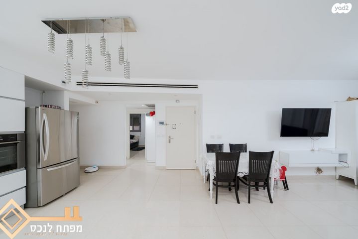 גג/ פנטהאוז, קטיף, נתיבות מערב, נתיבות