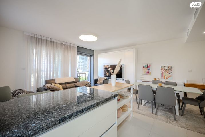 דירה, החשמונאים 96, גני שרונה, קרית הממשלה, תל אביב יפו