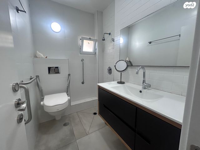 דירה, חומה ומגדל, ראשונים, כפר סבא